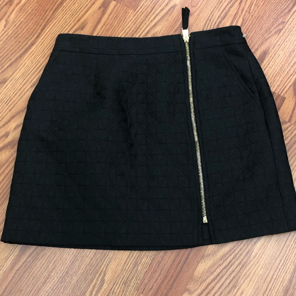 Classy BCBG mini skirt